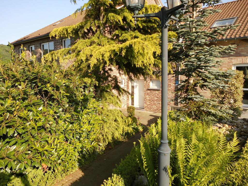 'T Gulpdal Hotel Voeren-Teuven Eksteriør billede
